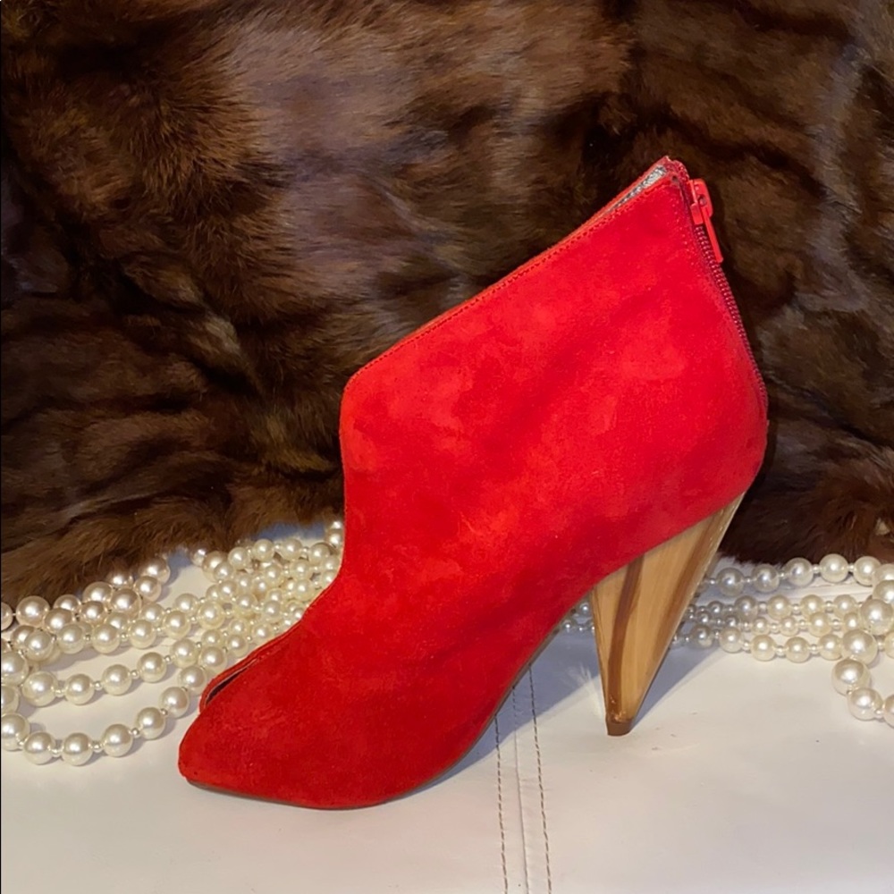 Vintage by Jeffrey Campbell